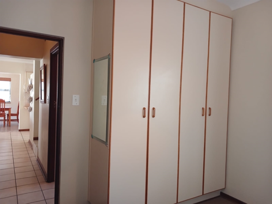 4 Bedroom Property for Sale in Stilbaai Wes Western Cape